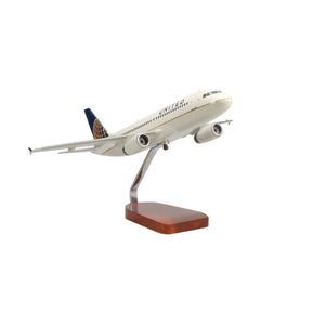 Airbus A320 United Airlines (Continental Merger Livery) Large Mahogany Model